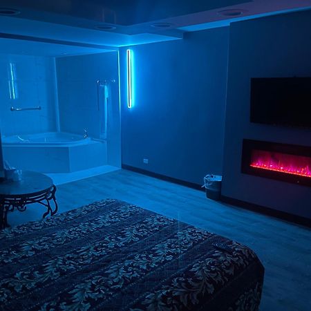 Midway Inn & Suites 오크론 외부 사진