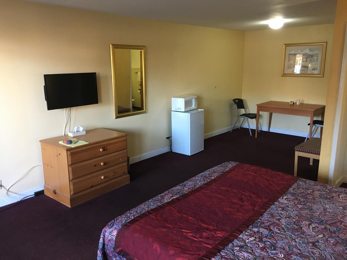Midway Inn & Suites 오크론 외부 사진