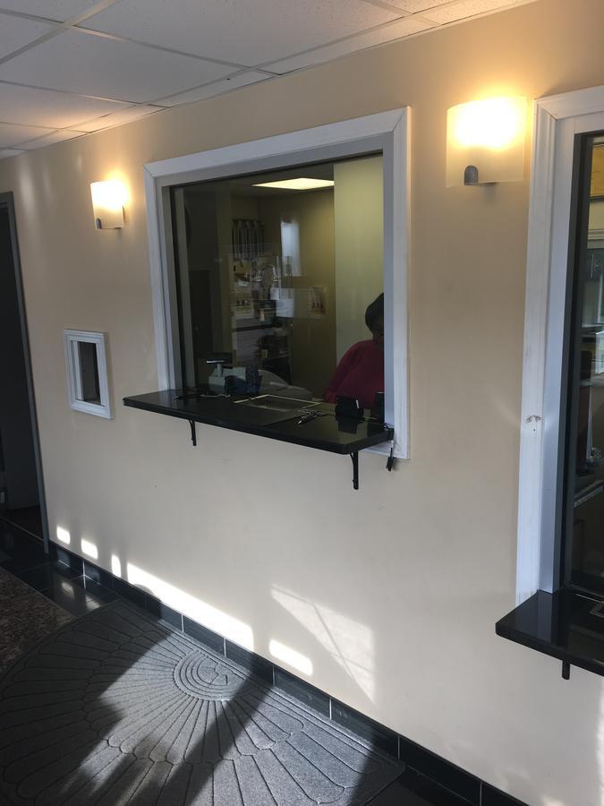 Midway Inn & Suites 오크론 외부 사진