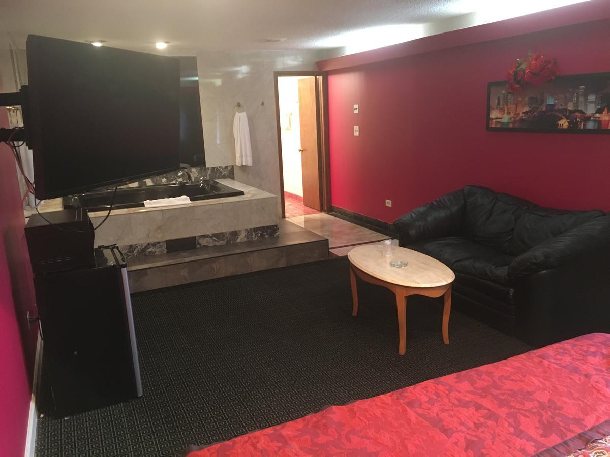 Midway Inn & Suites 오크론 외부 사진